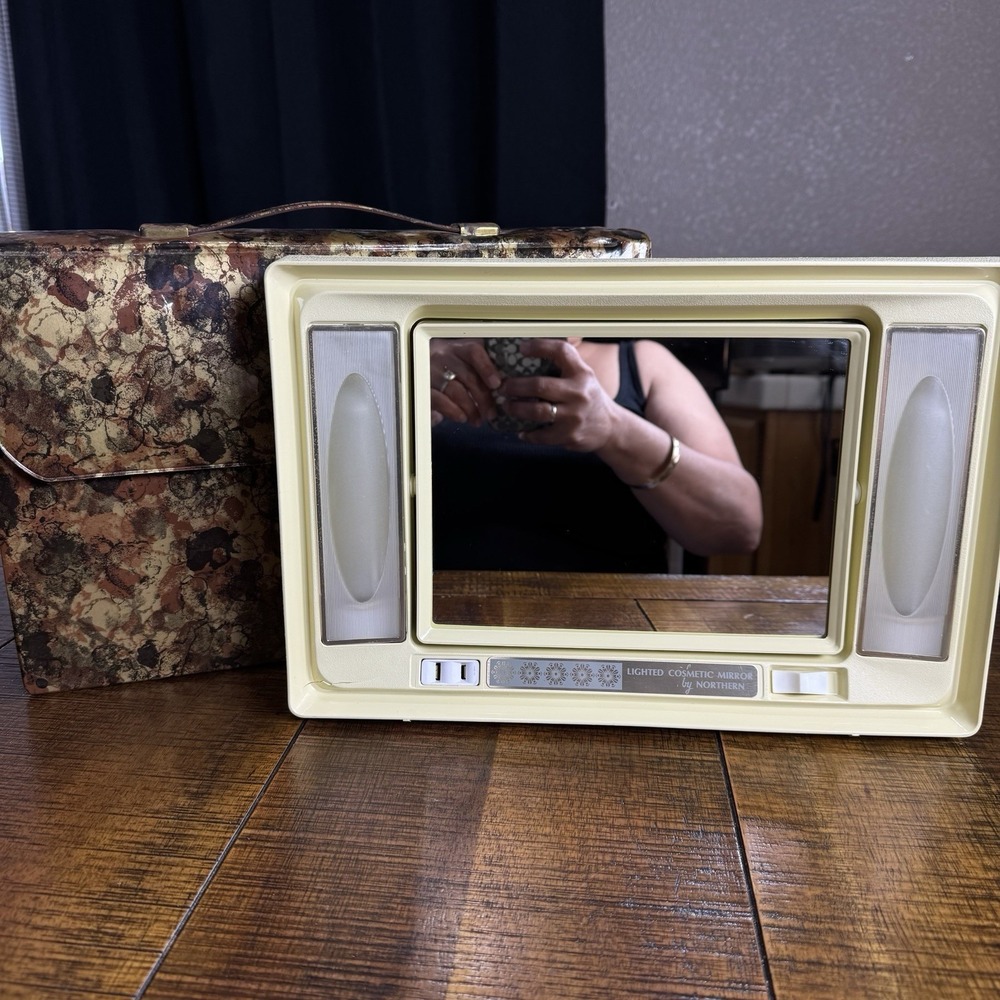 Vintage Makeup Cosmetic Vanity Mirror Lighted Retro 2 Sided‎ Magnified W/Case